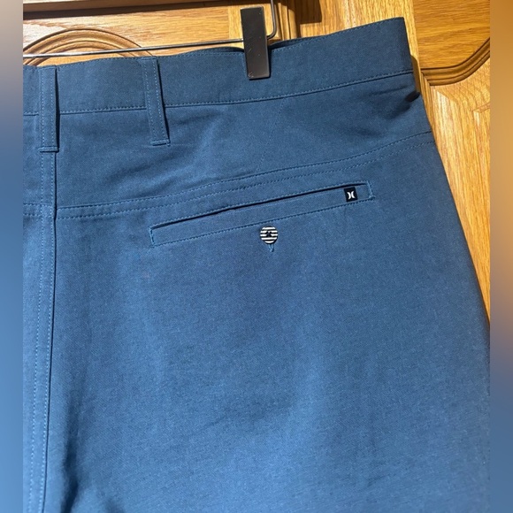 Hurley X Nike Dri-Fit Chino 22 Walk
Shorts Size 38 - Picture 4 of 9